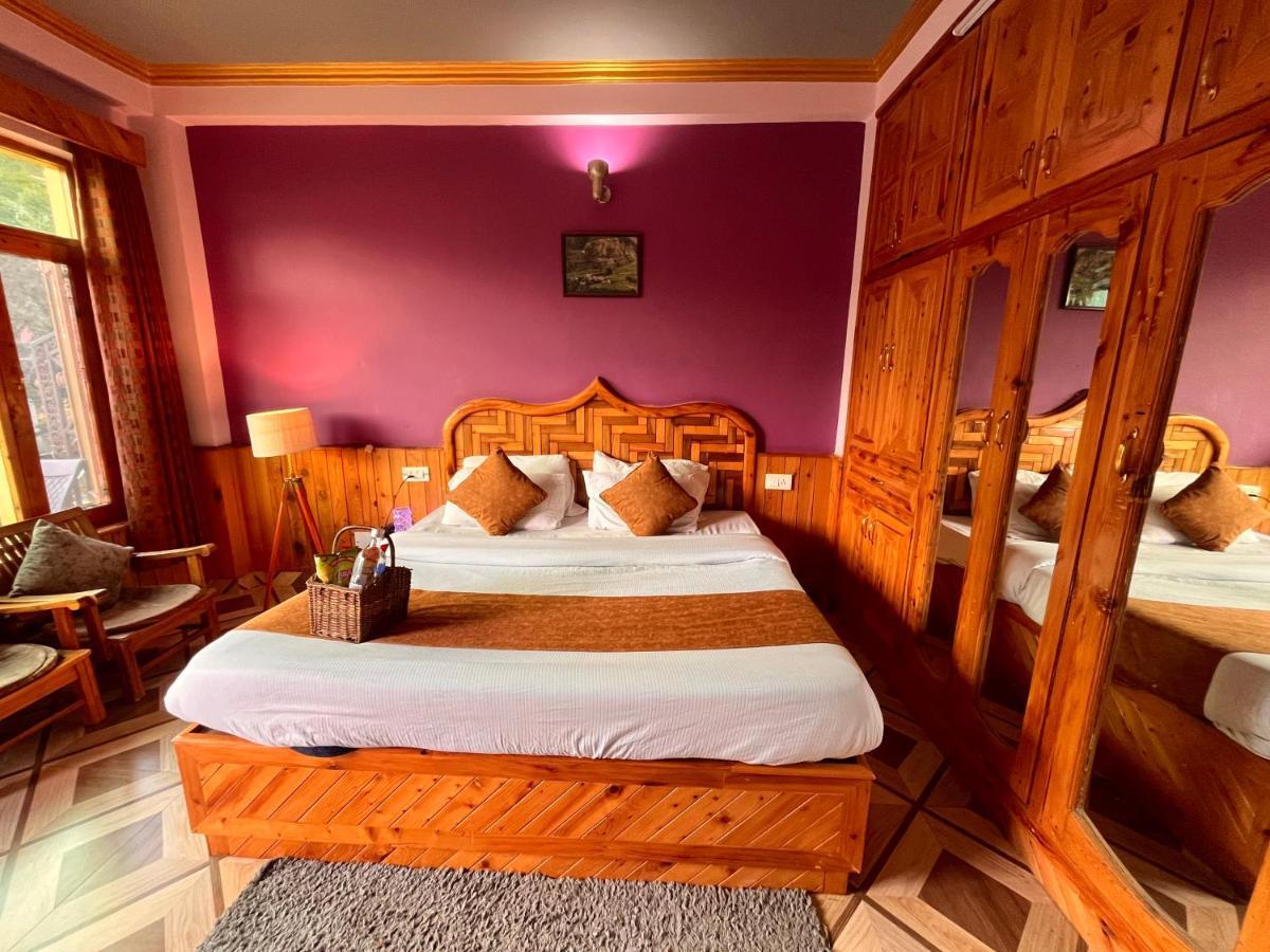 Woods Villa- A Luxury Mountains View Cottages 马拉里 外观 照片